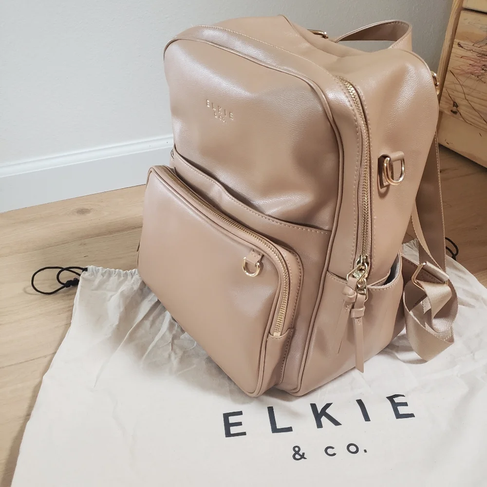 Vegan leather Backpack - Tan w/ gold hardware - Picture 6 of 11